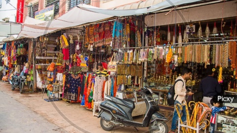 India’s Diverse Bazaars to Democratise with Metaverse, Says BWA Chief; Hails Reliance and Nykaa