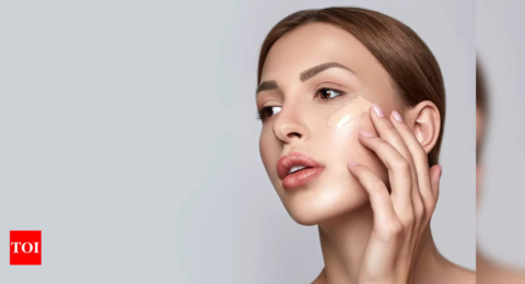Foundation Side Effects on Face: Side effects of applying foundation on your face regularly |