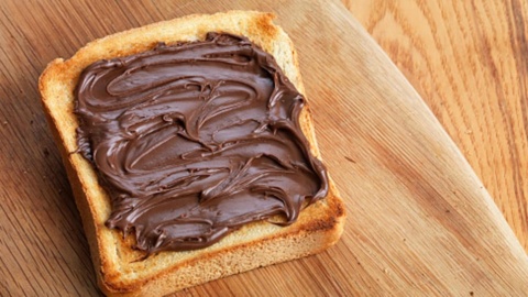 Quick Dessert: Make Yummy Chocolate Toasts For Kids In Just 15 Min (Watch Recipe Video)